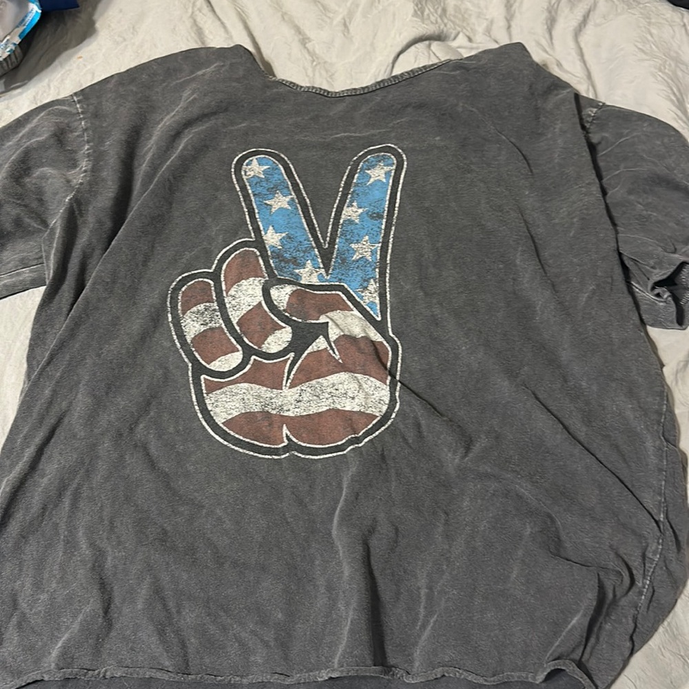 red white blue and gray t-shirt great condition, size medium